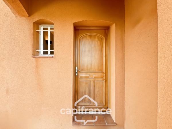 À Alleins, maison individuelle et familiale, de 165 m2, 5 chambres, où règnent calme et douceur de vivre, terrain de 945m2, piscine et dépendances