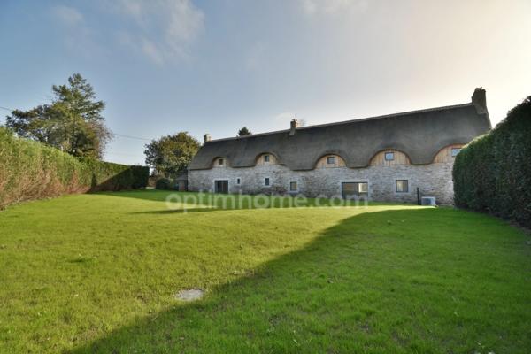 Prix réajusté pour cet exceptionnel ensemble de chaumières Bretonnes.