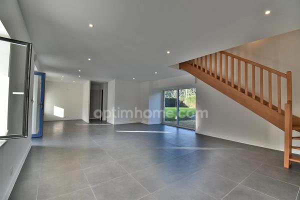 Prix réajusté pour cet exceptionnel ensemble de chaumières Bretonnes.