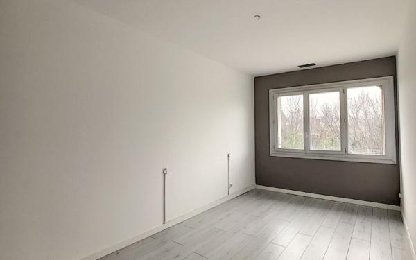 Appartement à louer    5 pièces •  Trélissac