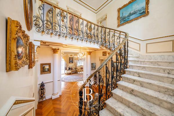 Cagnes-sur-Mer, Villa 5 Chambres -  296 m² à vendre