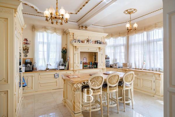Cagnes-sur-Mer, Villa 5 Chambres -  296 m² à vendre