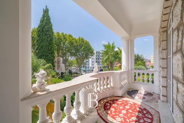 Cagnes-sur-Mer, Villa 5 Chambres -  296 m² à vendre
