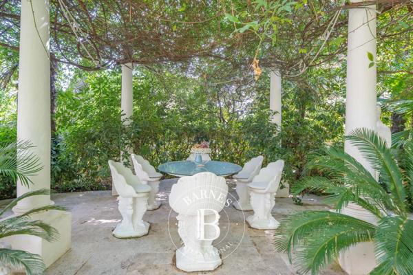 Cagnes-sur-Mer, Villa 5 Chambres -  296 m² à vendre