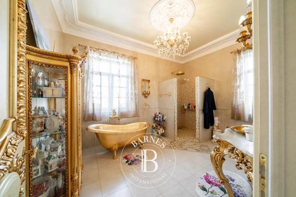 Cagnes-sur-Mer, Villa 5 Chambres -  296 m² à vendre