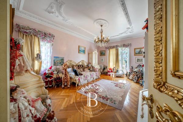 Cagnes-sur-Mer, Villa 5 Chambres -  296 m² à vendre
