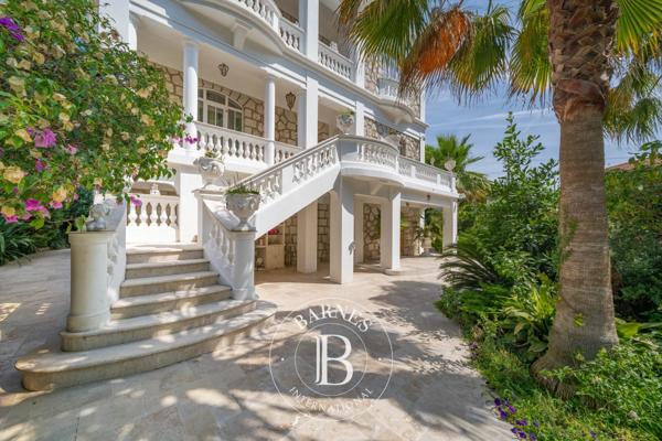 Cagnes-sur-Mer, Villa 5 Chambres -  296 m² à vendre