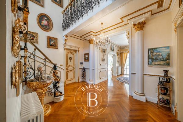 Cagnes-sur-Mer, Villa 5 Chambres -  296 m² à vendre