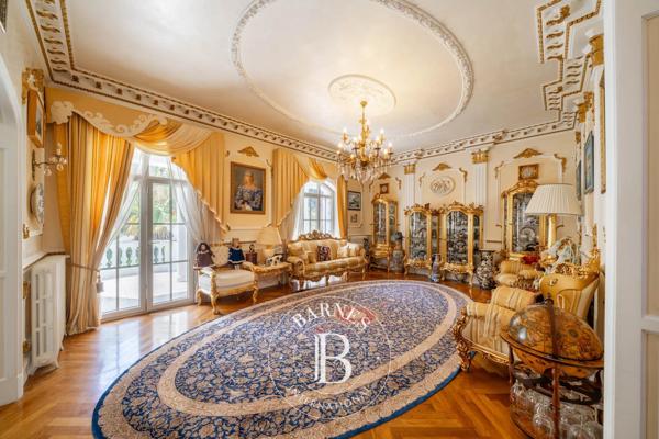 Cagnes-sur-Mer, Villa 5 Chambres -  296 m² à vendre