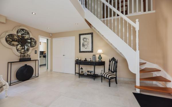 Maison à vendre    7 pièces • 340 m2 Verton