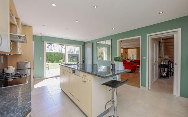 Maison à vendre    7 pièces • 340 m2 Verton