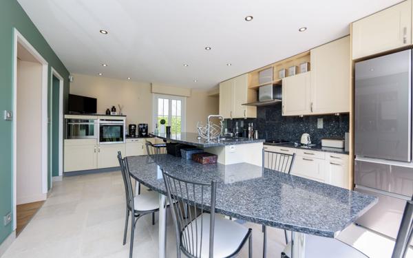 Maison à vendre    7 pièces • 340 m2 Verton