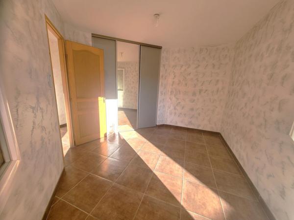 Morestel – Appartement comme une maison avec terrasse (101 m²) - T4 transformé en T3 - 72.97 m²