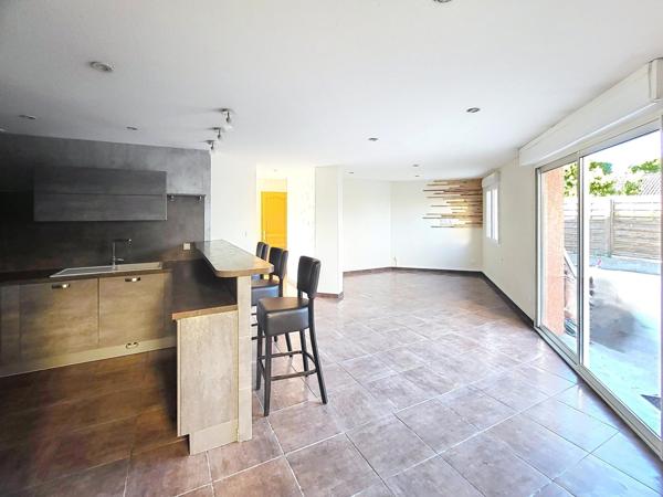 Morestel – Appartement comme une maison avec terrasse (101 m²) - T4 transformé en T3 - 72.97 m²