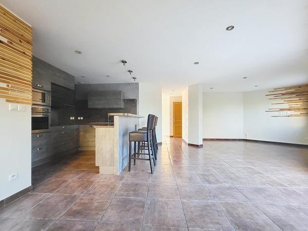 Morestel – Appartement comme une maison avec terrasse (101 m²) - T4 transformé en T3 - 72.97 m²