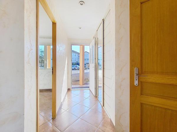 Morestel – Appartement comme une maison avec terrasse (101 m²) - T4 transformé en T3 - 72.97 m²