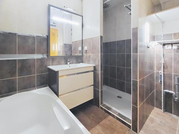 Morestel – Appartement comme une maison avec terrasse (101 m²) - T4 transformé en T3 - 72.97 m²