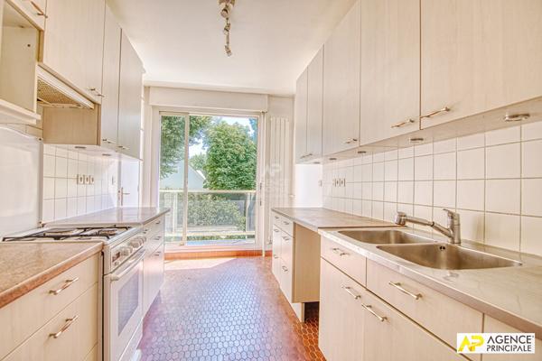 Versailles Rive-Droite Appartement 5 pièces 118 m² 2ème étage avec ascenseur, balcons, cave et parking €734 000 ** - Référence 26525