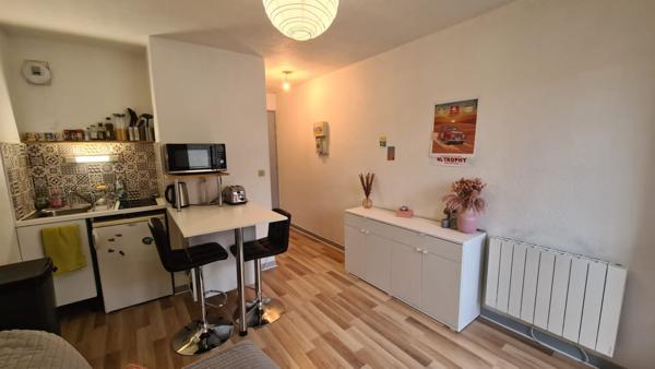 Exclusivité Studio lumineux avec balcon et parking Thabor
