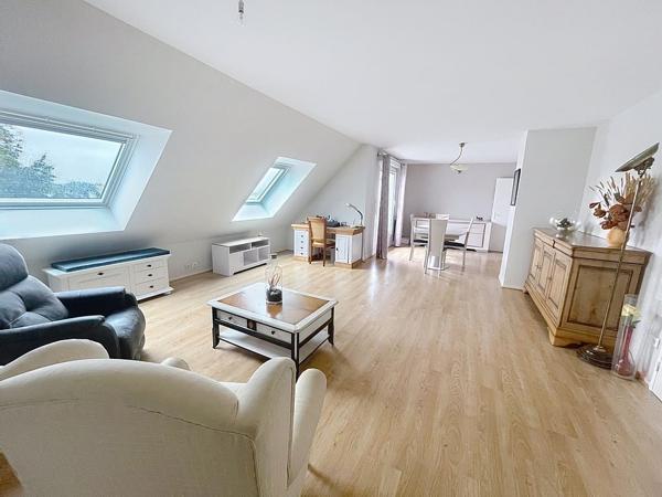 À vendre - T5 et plus, 6 pièces situé à Joué-lès-Tours (37300)