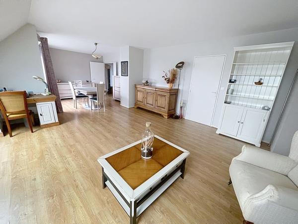 À vendre - T5 et plus, 6 pièces situé à Joué-lès-Tours (37300)