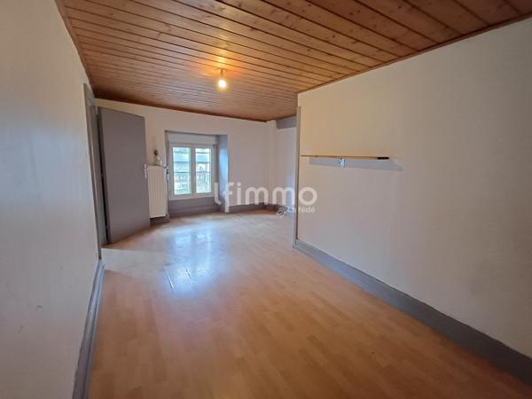 Immeuble comprenant deux logements