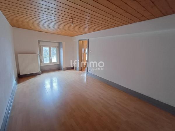 Immeuble comprenant deux logements