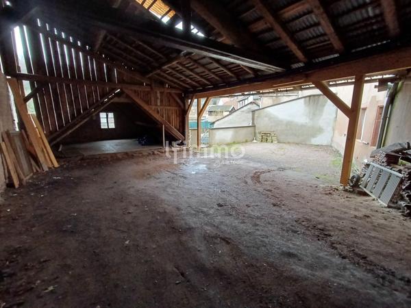 Immeuble comprenant deux logements