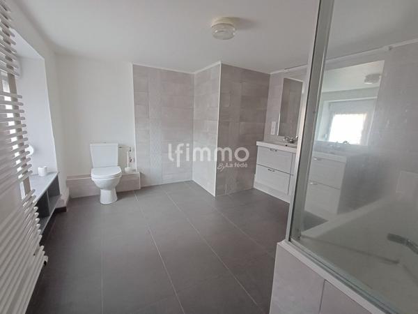 Immeuble comprenant deux logements