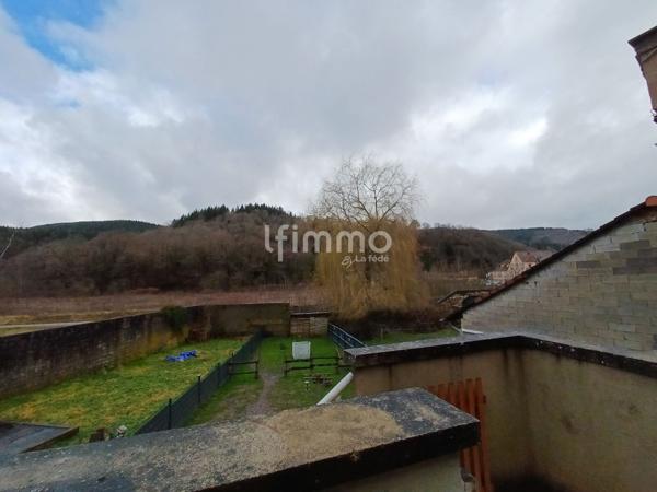 Immeuble comprenant deux logements