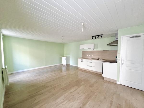 Appartement à louer |  Locquénolé |  2 pièces | 48 m²