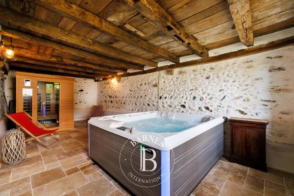 Navarrenx, Maison d'hôtes 8 Chambres -  463 m² à vendre