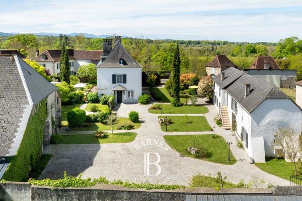 Navarrenx, Maison d'hôtes 8 Chambres -  463 m² à vendre