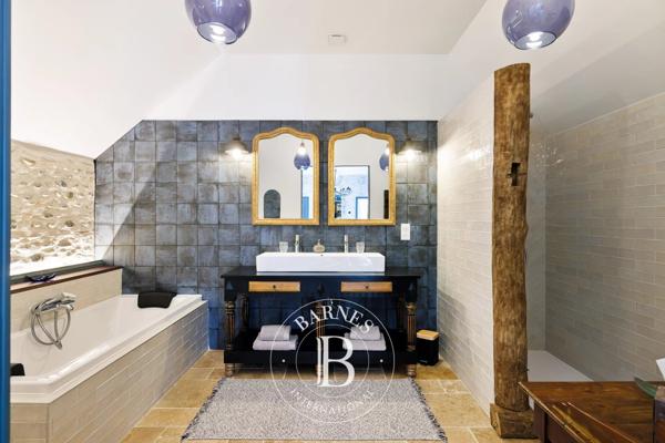 Navarrenx, Maison d'hôtes 8 Chambres -  463 m² à vendre