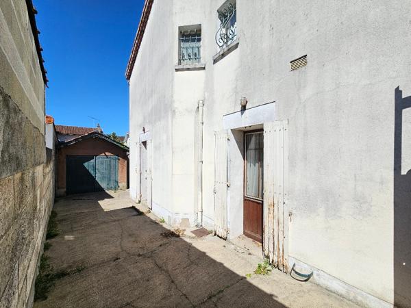 Maison à vendre 16 000 Angouleme 3 pièce(s) 106 m2