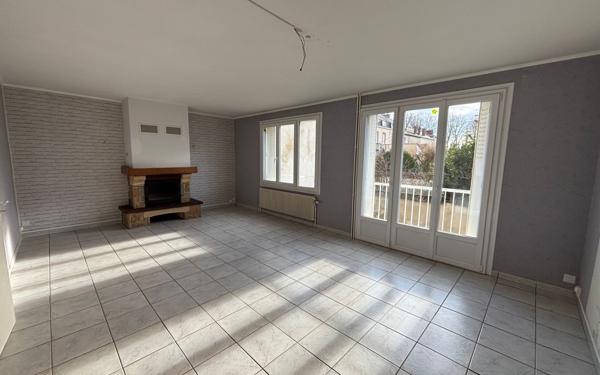 Maison à vendre    4 pièces • 105 m2 Ay