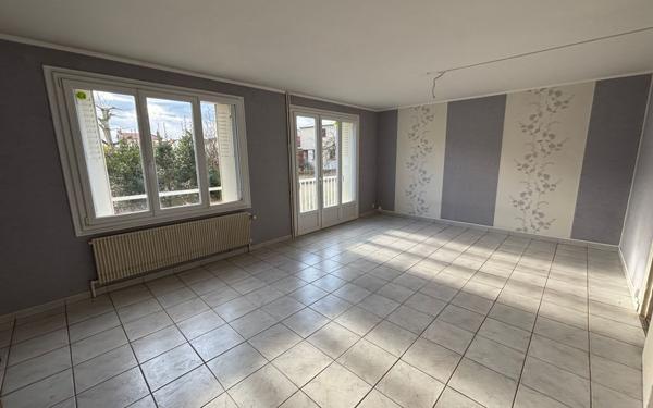 Maison à vendre    4 pièces • 105 m2 Ay