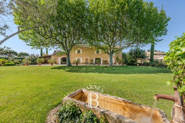 Cheval-Blanc, Maison 5 Chambres -  391 m² à vendre