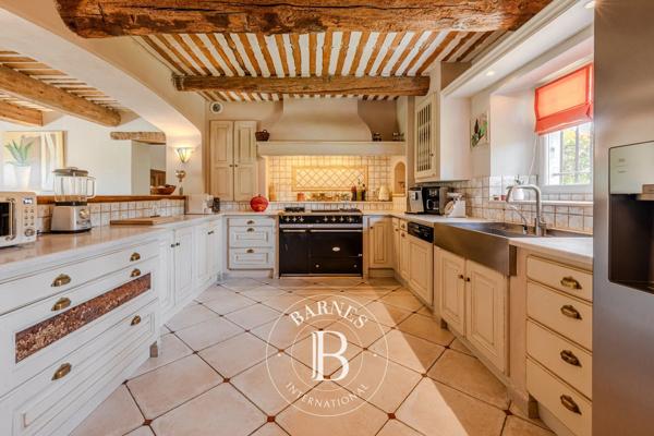 Cheval-Blanc, Maison 5 Chambres -  391 m² à vendre