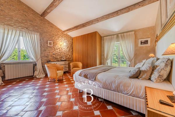 Cheval-Blanc, Maison 5 Chambres -  391 m² à vendre
