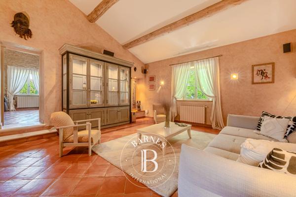 Cheval-Blanc, Maison 5 Chambres -  391 m² à vendre
