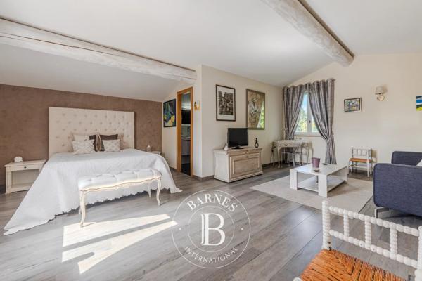 Cheval-Blanc, Maison 5 Chambres -  391 m² à vendre