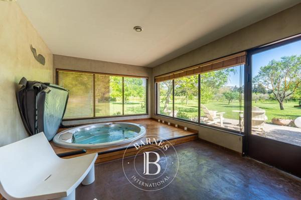 Cheval-Blanc, Maison 5 Chambres -  391 m² à vendre