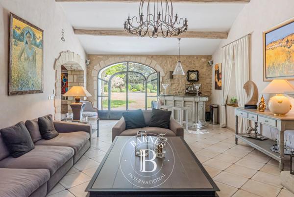 Cheval-Blanc, Maison 5 Chambres -  391 m² à vendre