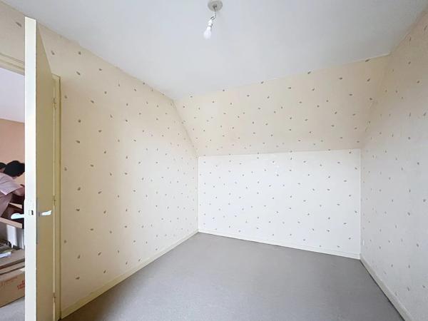 Vente                                                      Maison
                        
                     5 pièces                      98 m2                     à Laon
