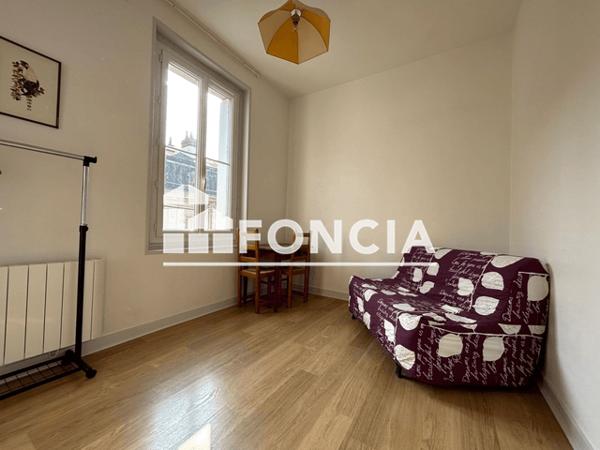 Location Studio meublé 19.13 m² - 53 RUE CHANOINE DE VILLENEUVE Chatellerault 86100