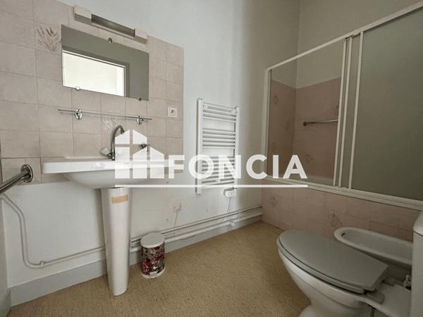 Location Studio meublé 19.13 m² - 53 RUE CHANOINE DE VILLENEUVE Chatellerault 86100