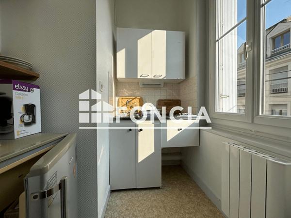 Location Studio meublé 19.13 m² - 53 RUE CHANOINE DE VILLENEUVE Chatellerault 86100