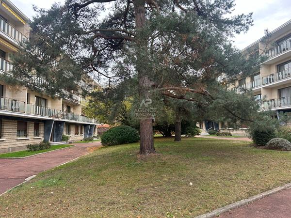 Appartement Maisons Laffitte 5 pièce(s) 79 m2 €470 000 ** - Référence 4581