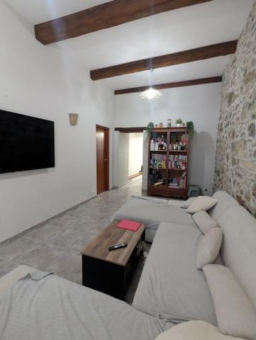 Maison de village 2 chambres et VASTE REMISE
